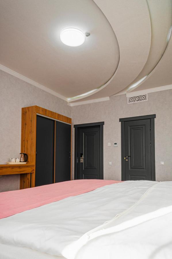 Rich Hotel Turkistan Extérieur photo